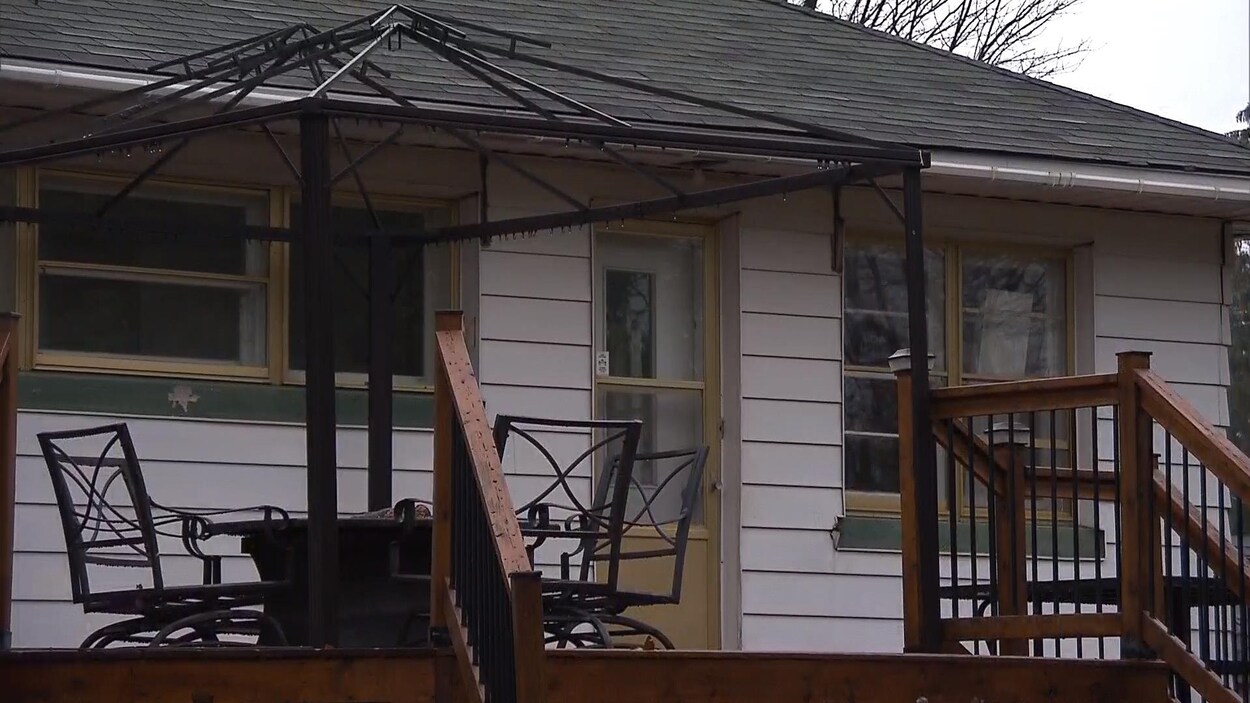 La maison où les dépouilles des nouveau-nés ont été retrouvées. La maison où les dépouilles des nouveau-nés ont été retrouvées.