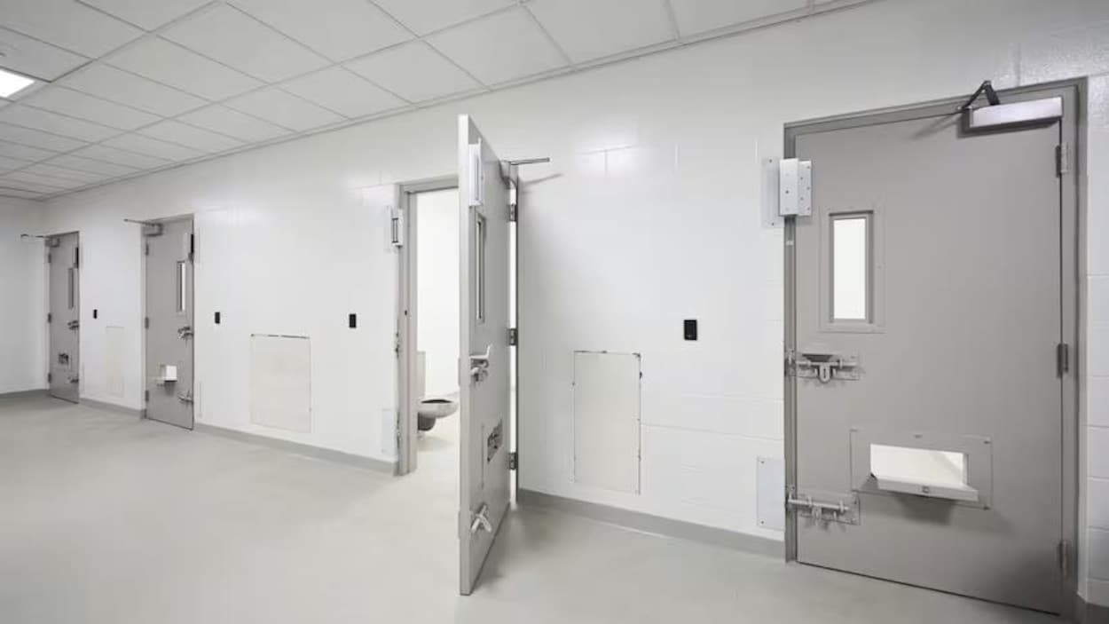 Un ancien psychiatre en chef du Manitoba conteste la Loi sur la désintoxication