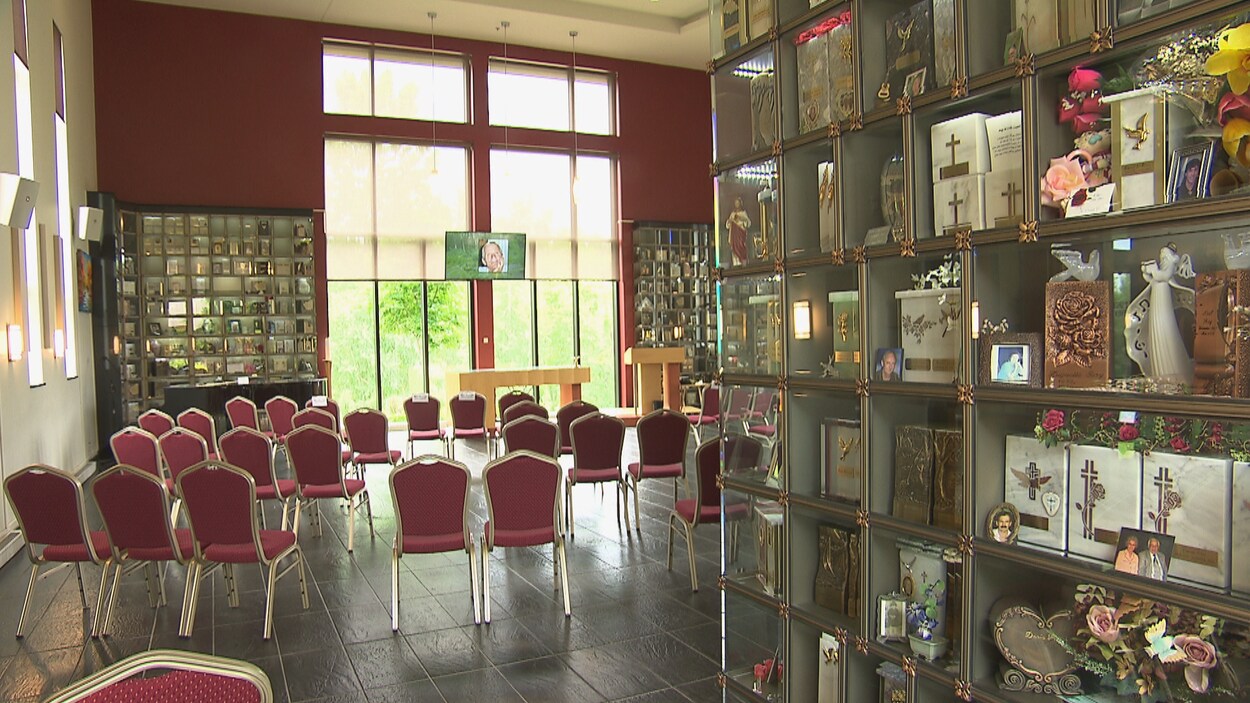 Une salle funéraire.