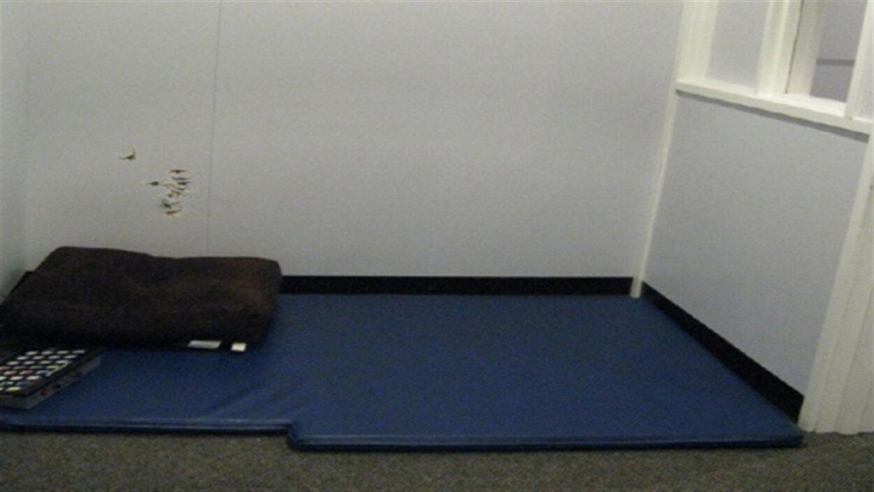 Une salle d'isolement dans une école.