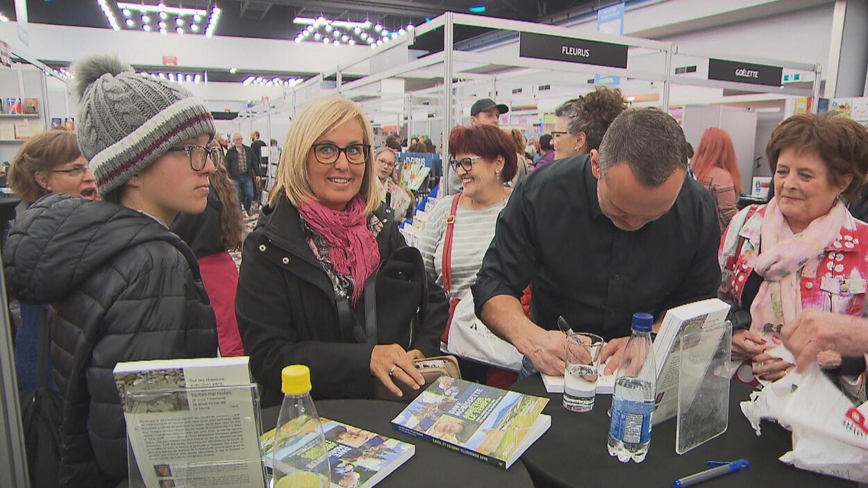 Les auteurs ont été occupés lors du Salon du livre de Trois-Rivières