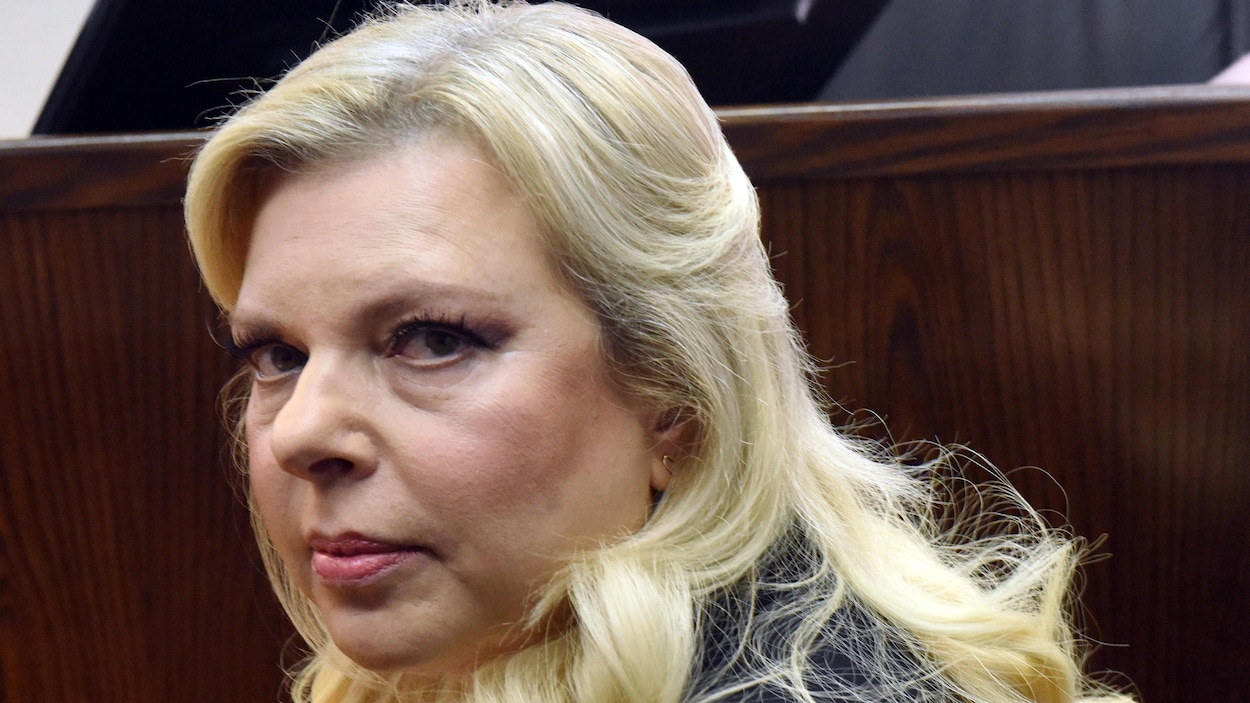 L'épouse du premier ministre israélien Benyamin Nétanyahou, Sara, arrive à Jérusalem le 16 juin 2019 pour une audience devant le tribunal de première instance concernant une entente relative à l'utilisation abusive des fonds publics.