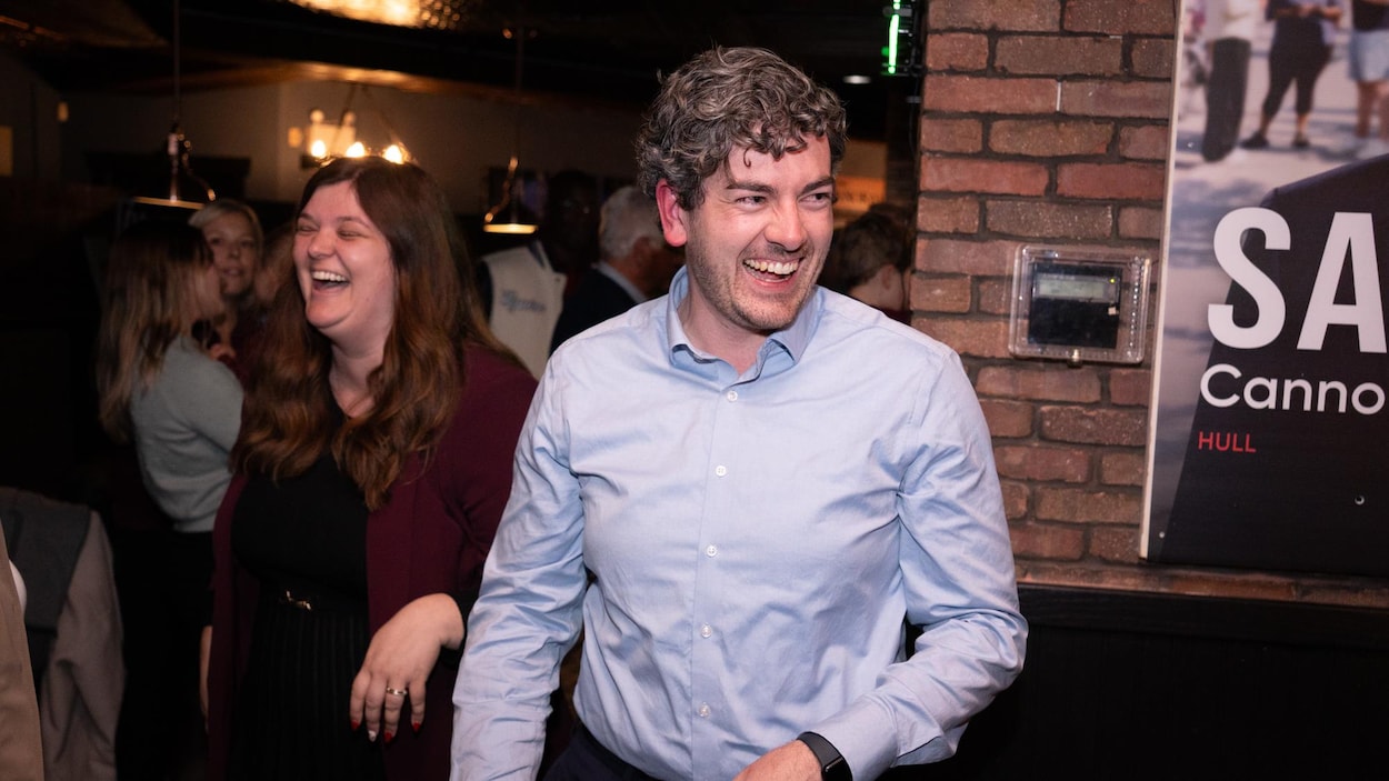 Le libéral Sacha Cannon réagit à sa victoire dans Hull