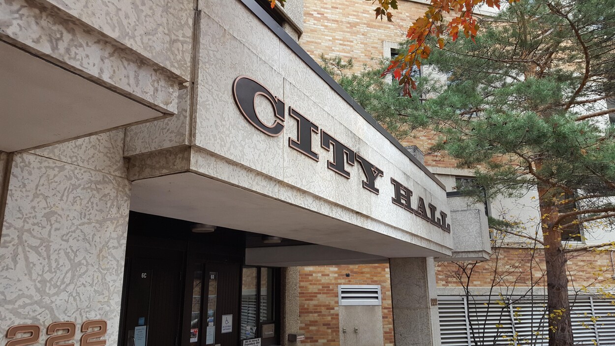 L'entrée de l'hôtel de ville de Saskatoon