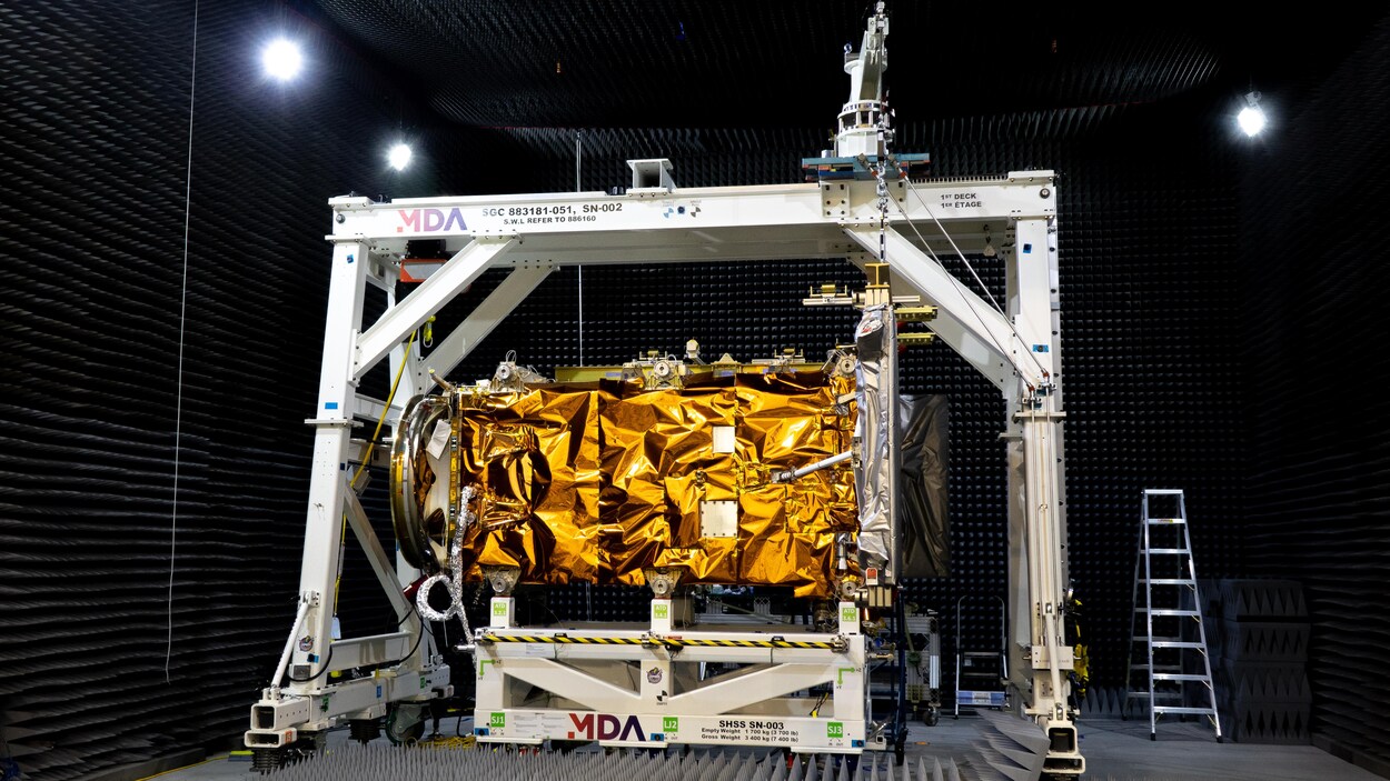 Un satellite en gros plan Un satellite en gros plan