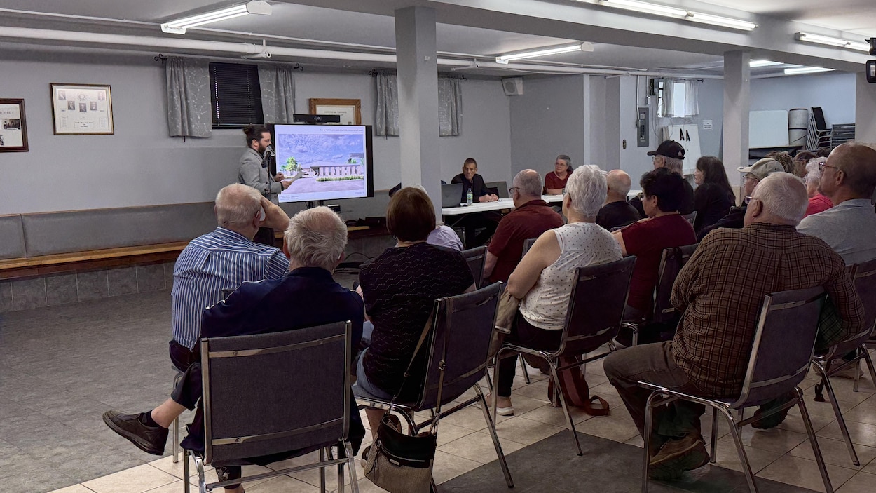 Sayabec présente son futur complexe municipal à la population