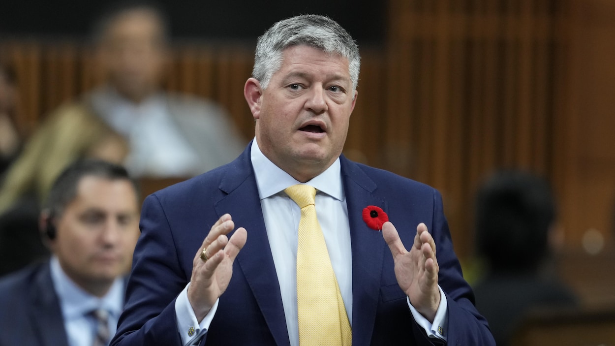 Le conservateur Scott Aitchison confirme son départ de la Chambre des communes