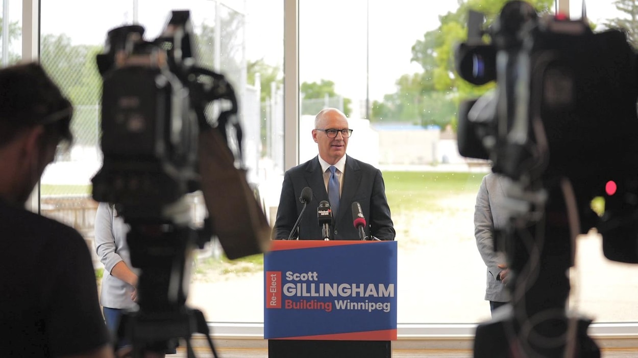 Scott Gillingham promet la fin des frais de vérification criminelle pour les bénévoles