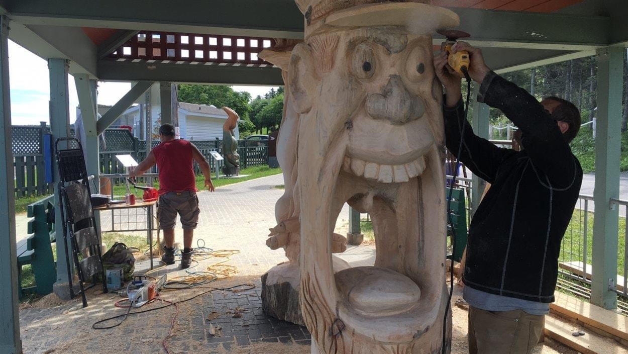 Des artistes à l'œuvre dans le cadre des Sculpturales de Sainte-Luce en 2016 (archives).