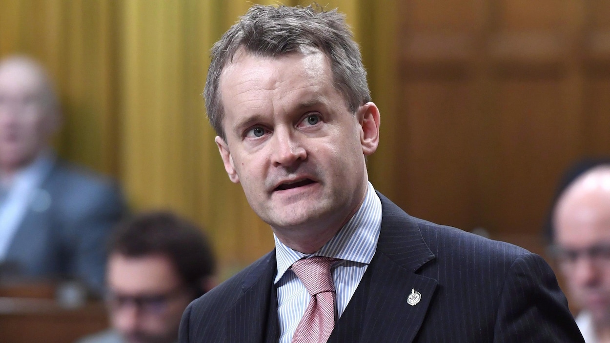 Seamus O'Regan prend la parole aux Communes le 26 février 2018.