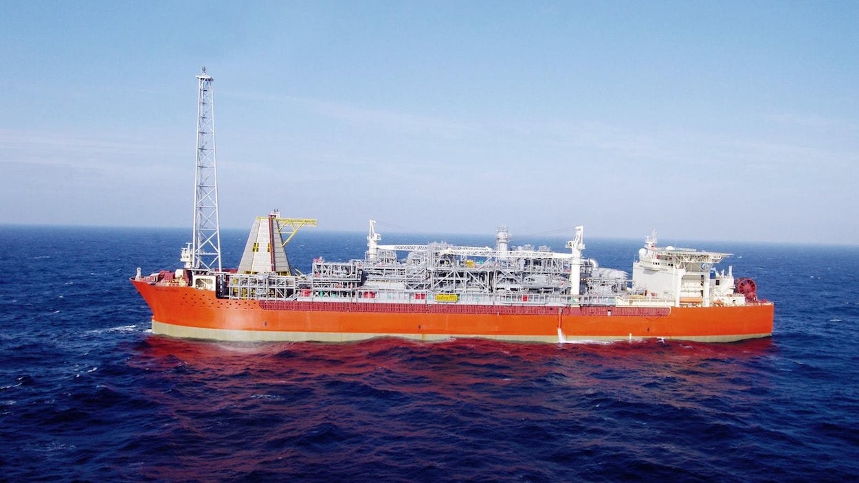 La plateforme pétrolière flottante SeaRose.