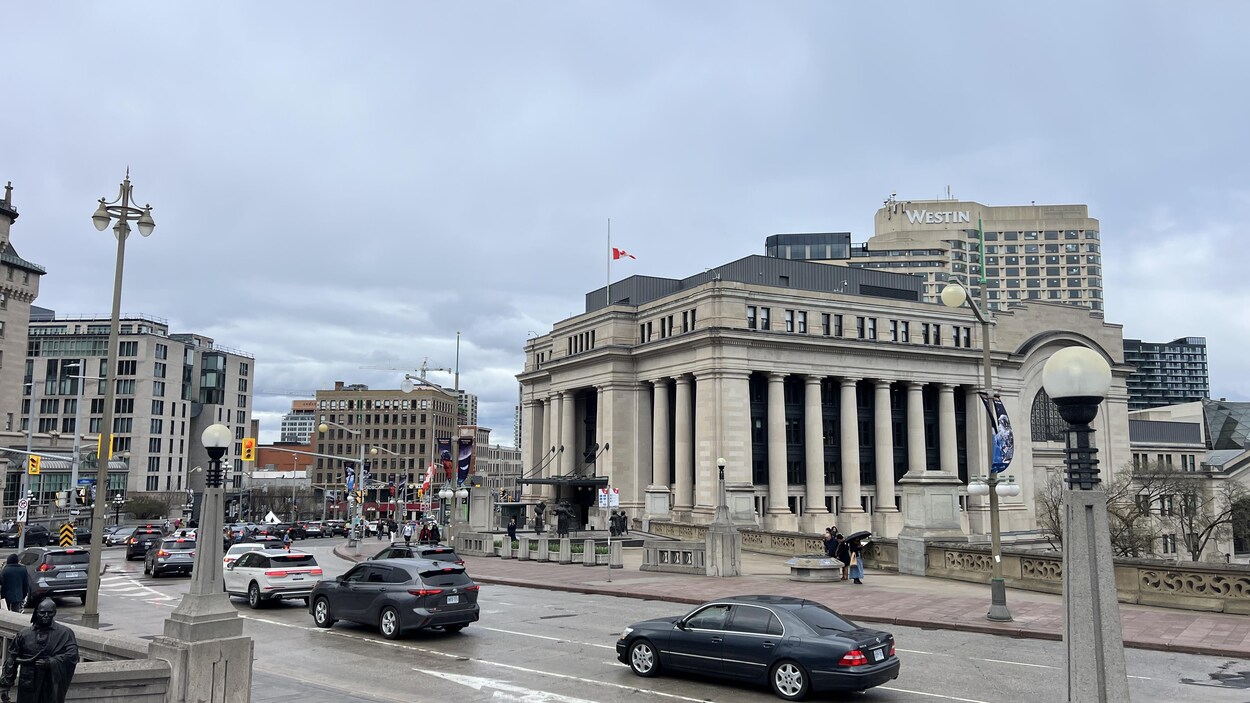 Des élus veulent toujours la gare du futur TGV au centre-ville d'Ottawa