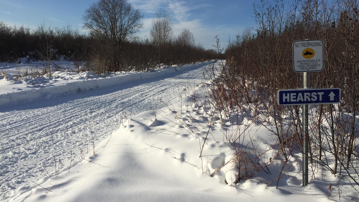 Un sentier de motoneige près de Hearst, dans le Nord de l'Ontario.