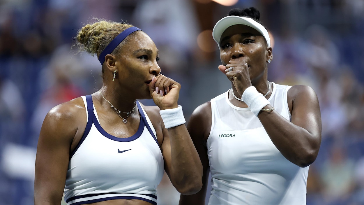 Serena et Venus Williams frôlent l’exploit au premier tour du double à New York