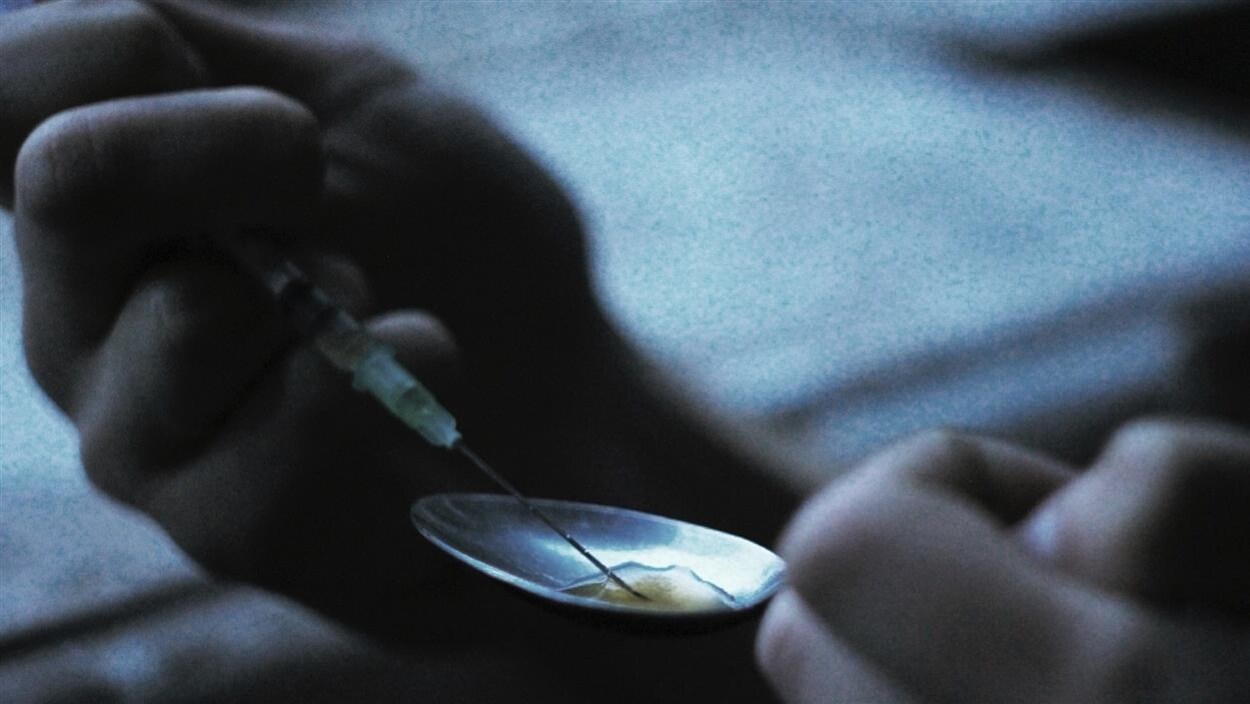 Le gouvernement fédéral veut faciliter l'ouverture de site d'injection supervisée