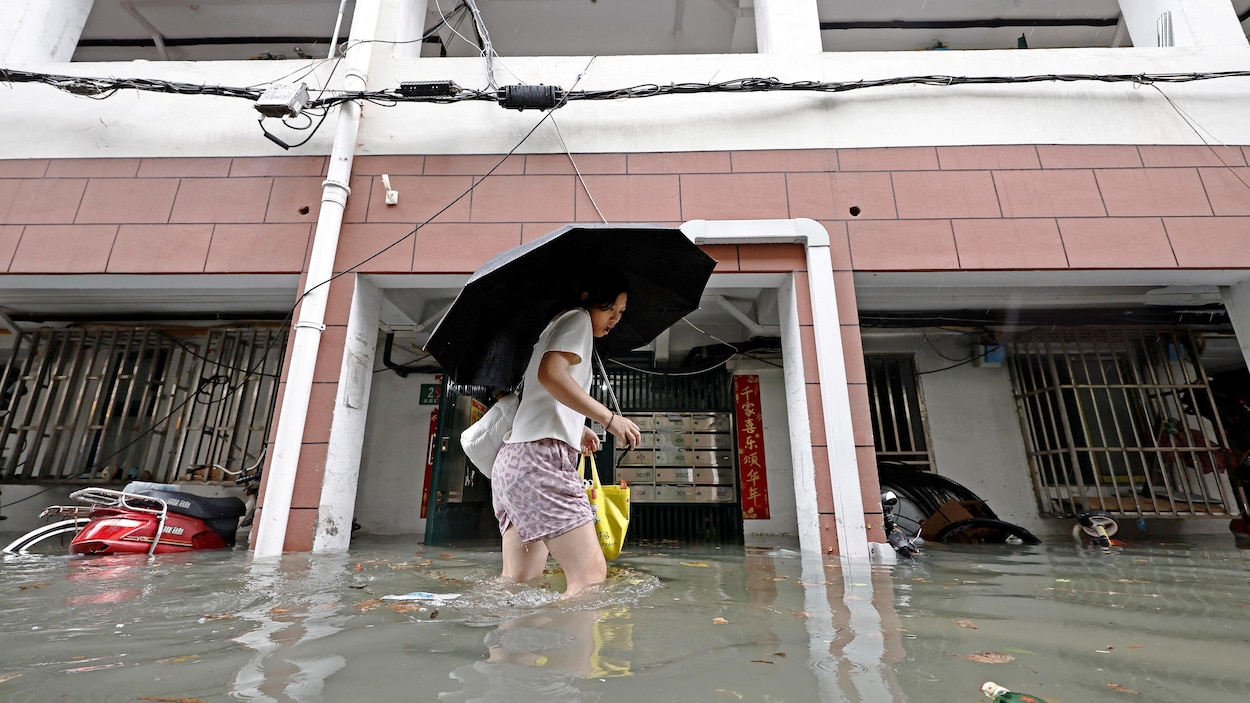 Chine : le typhon Dolphin provoque de fortes pluies et s’affaiblit