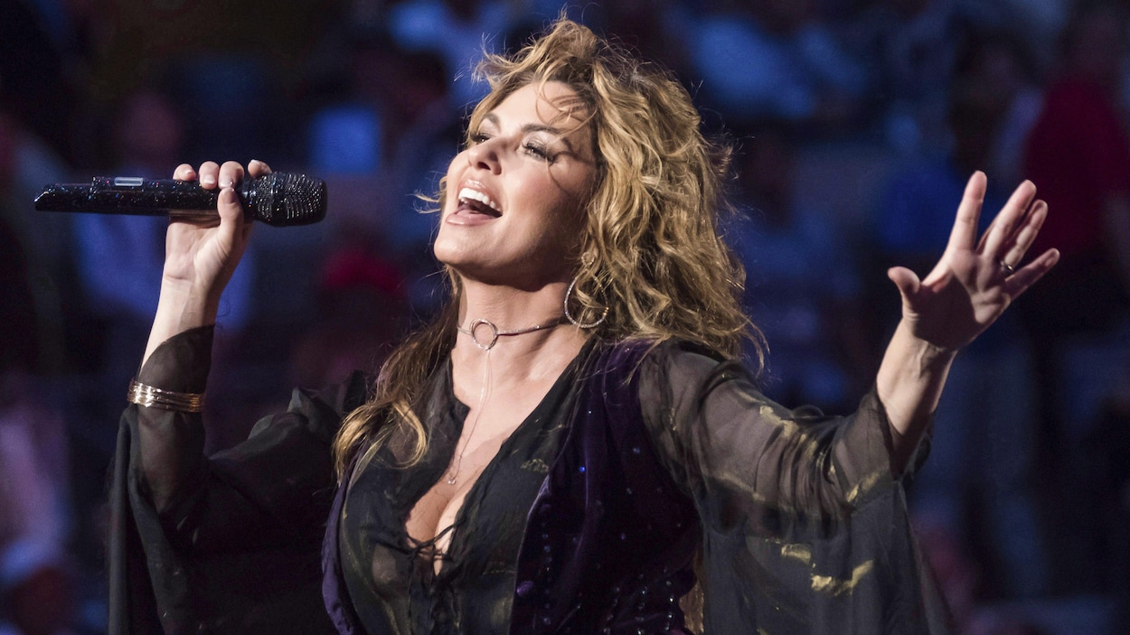 Shania Twain chante à l'U.S. Open de tennis le 28 août 2017.