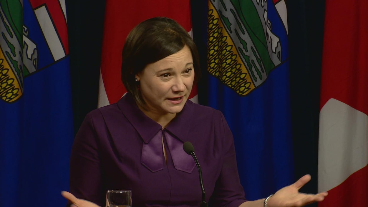 La ministre de l'Environnement de l'Alberta Shannon Phillips.