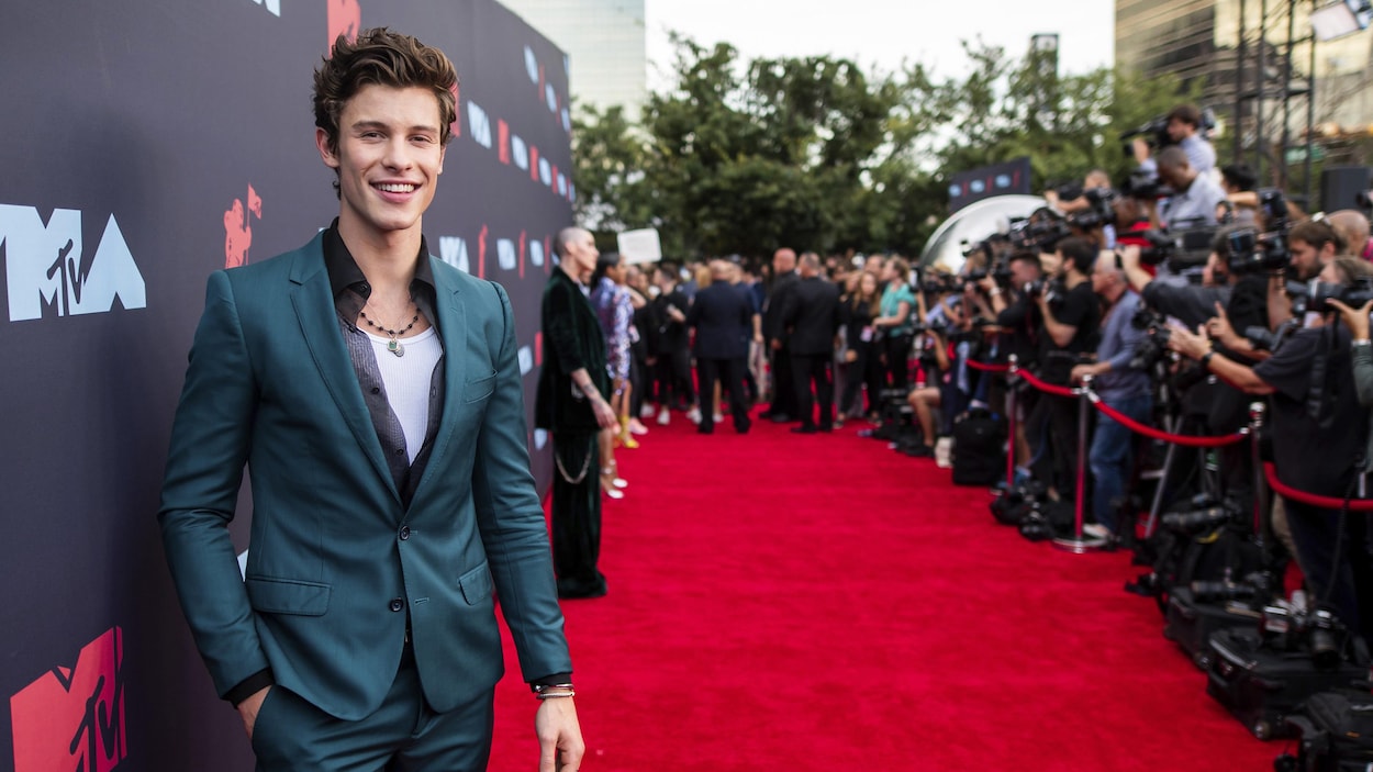 Shawn Mendes arrive au gala des MTV Video Music Awards en août 2019.