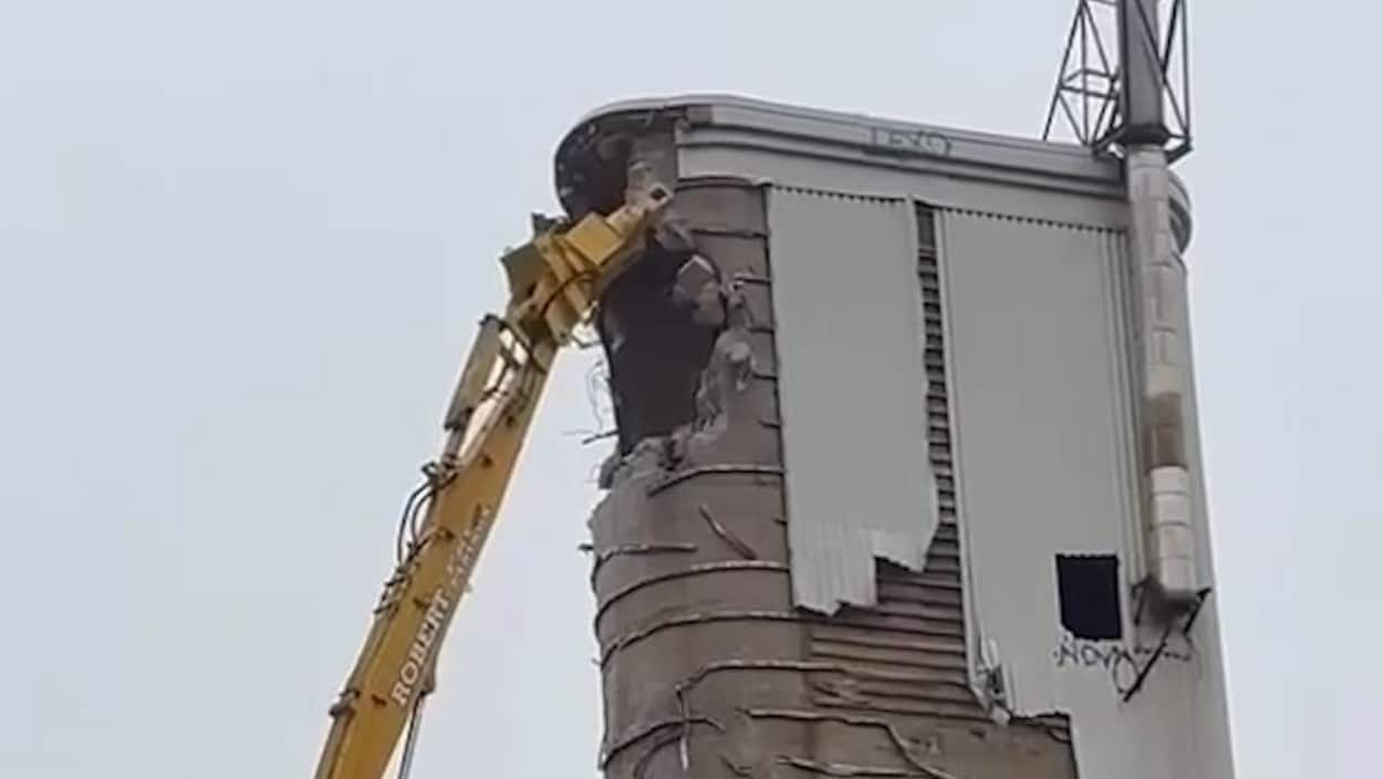 La démolition du silo de la Belgo