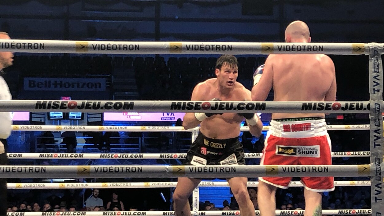 Simon Kean gagne son combat revanche contre Dillon Carman