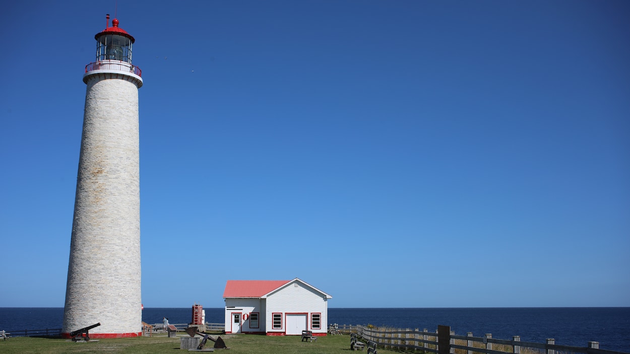 Un été achalandé au phare de Cap-des-Rosiers, malgré des restrictions