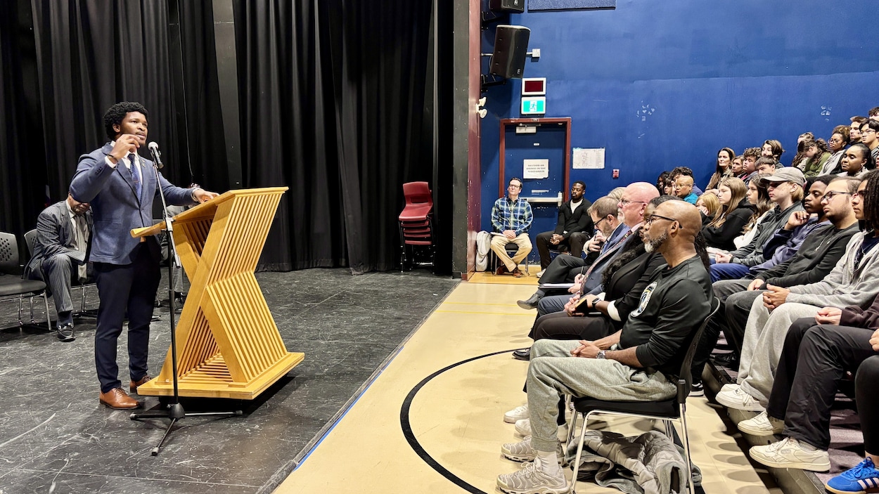 De passage à Gatineau, l'arrière-petit-fils de Nelson Mandela inspire des  étudiants | Radio-Canada