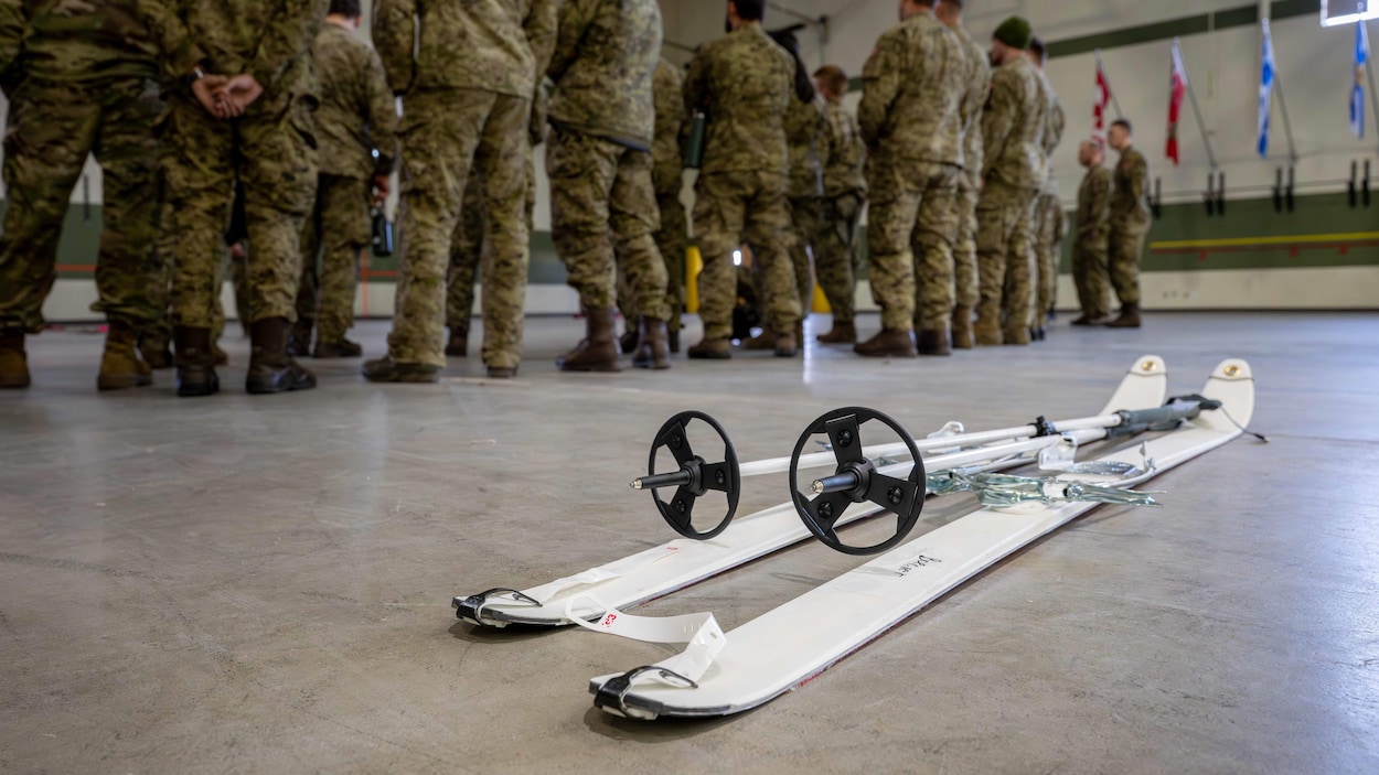 Des skis conçus à Beaupré dans les pieds des militaires canadiens