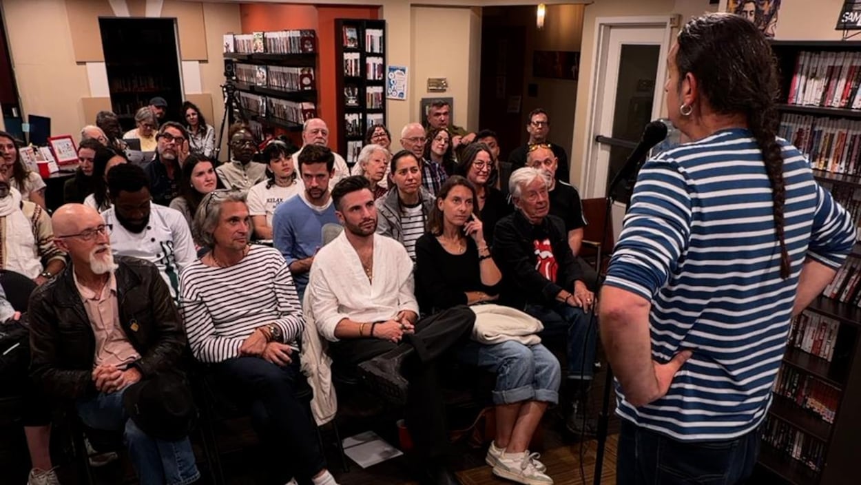 Convivialité et expression libre : des slameurs s’affrontent