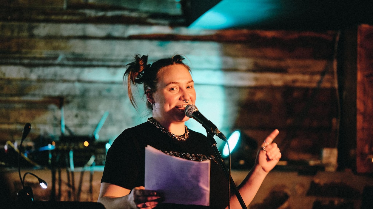Charlo Bouchard prend la relève d’Anick Martel au sein de Slam Saguenay