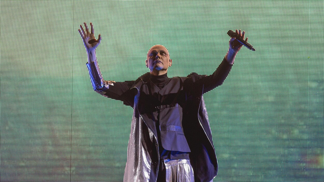 Les Smashing Pumpkins font un retour sur scène. Les Smashing Pumpkins font un retour sur scène.
