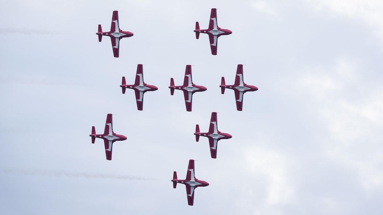 Dernier vol des Snowbirds en Saskatchewan à bord des CT-114 Tutor
