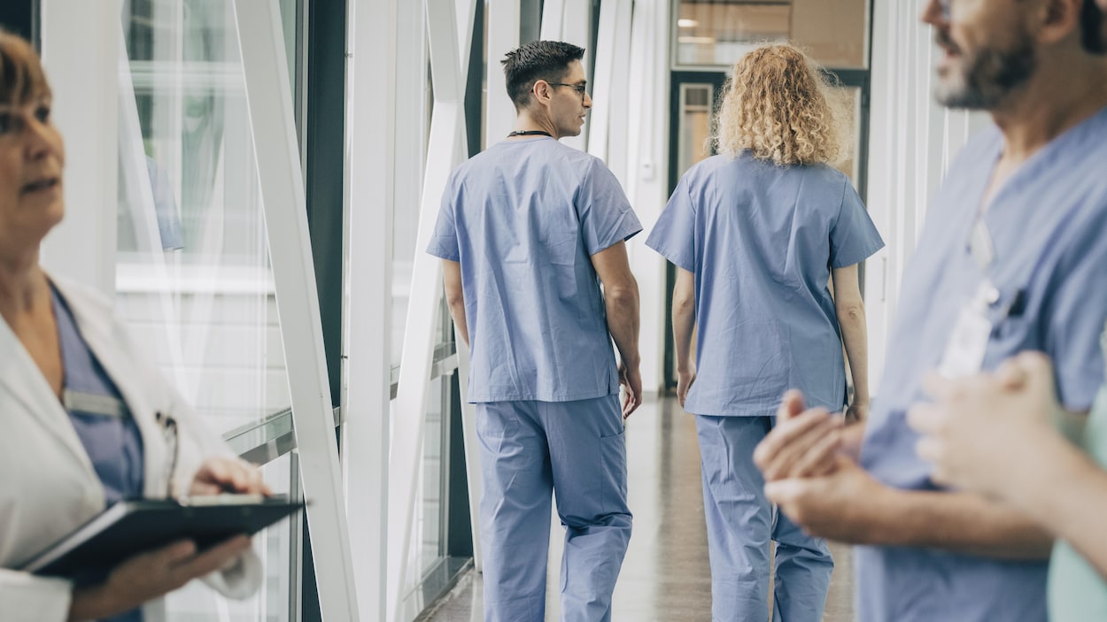 À London, le manque de personnel affecte les soins aux patients, selon des infirmières