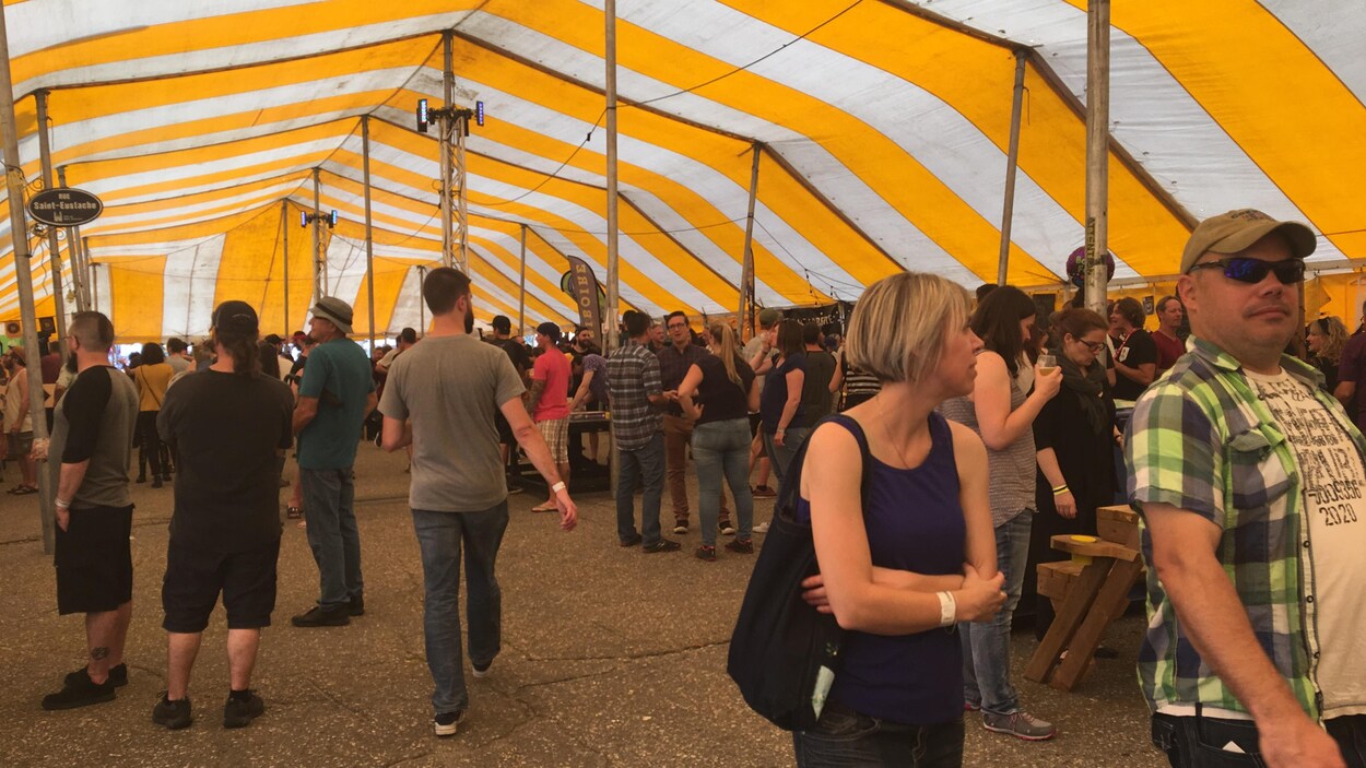 La huitième Soirée des brasseurs de Shawinigan devrait réunir des milliers d'amateurs d'houblon et de malt. La huitième Soirée des brasseurs de Shawinigan devrait réunir des milliers d'amateurs d'houblon et de malt.