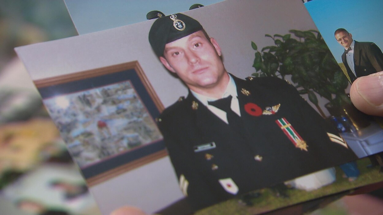 Léo Bertrand a fait deux missions en Afghanistan, en 2006 et en 2008. Léo Bertrand a fait deux missions en Afghanistan, en 2006 et en 2008.