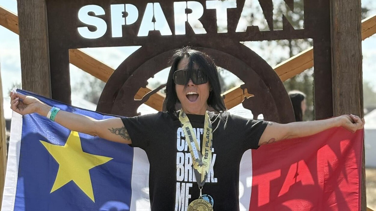 Une athlète de Saint-Léolin remporte l’or lors d’une course Spartan à Seattle