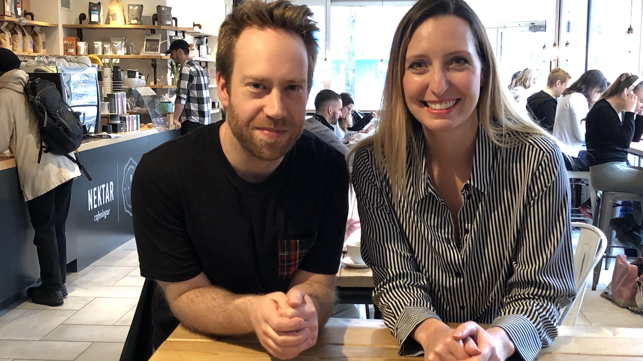 Jean-Michel Girouard et Sophie Thibeault dans un café