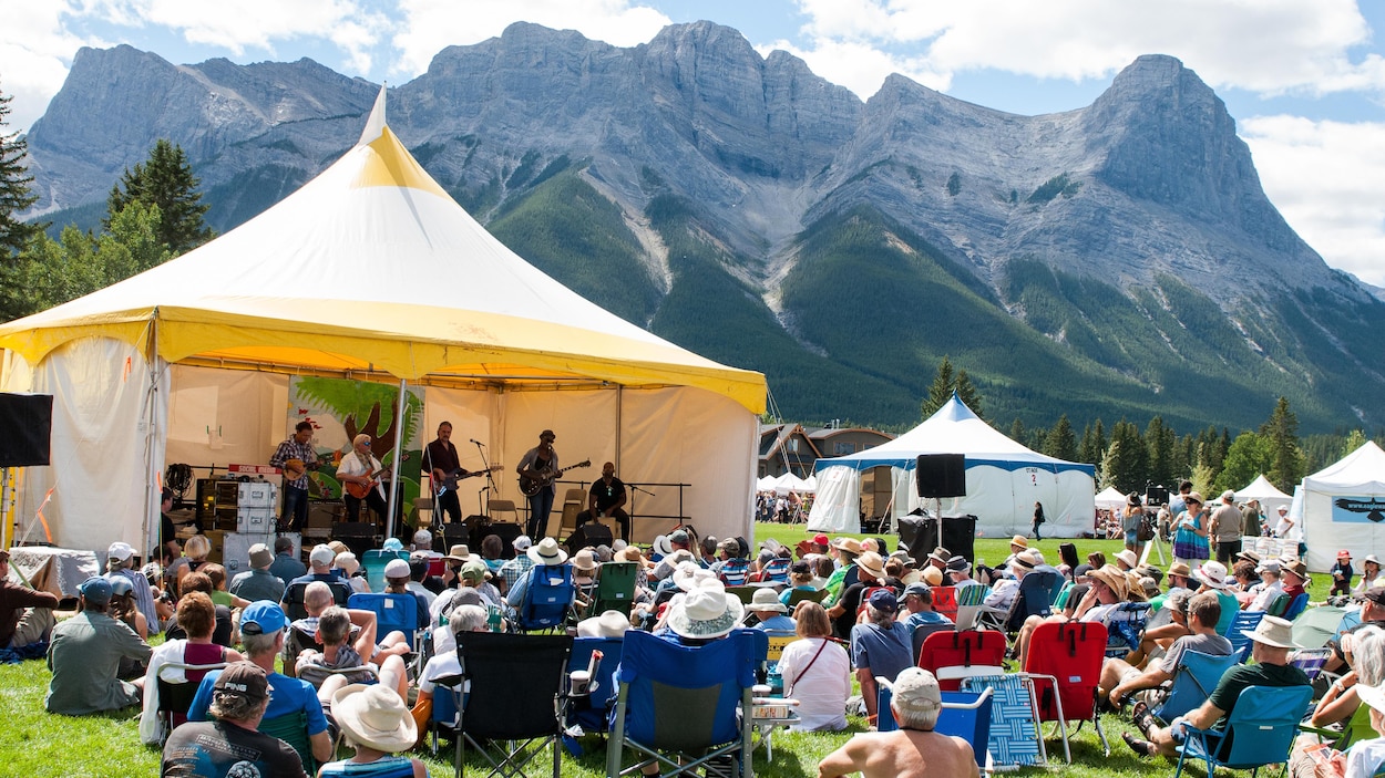 À Canmore, des résidents hébergent les artistes du festival folk
