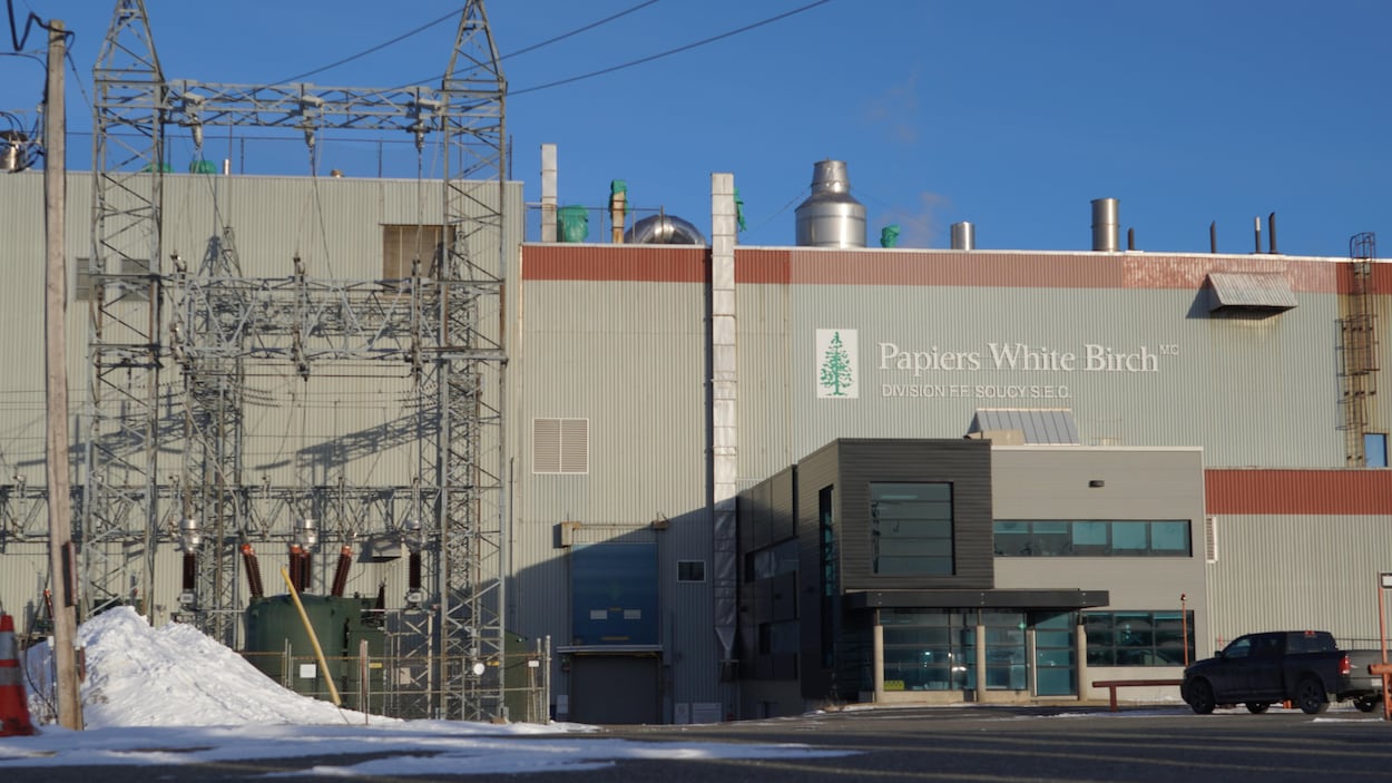 Si le courant est coupé à l’usine F.F. Soucy, « tout va fendre partout »