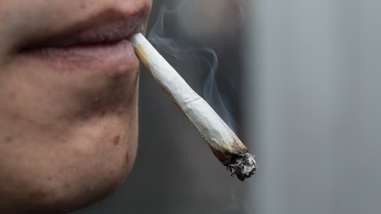 La consommation de drogues récréatives multiplie le risque d’AVC