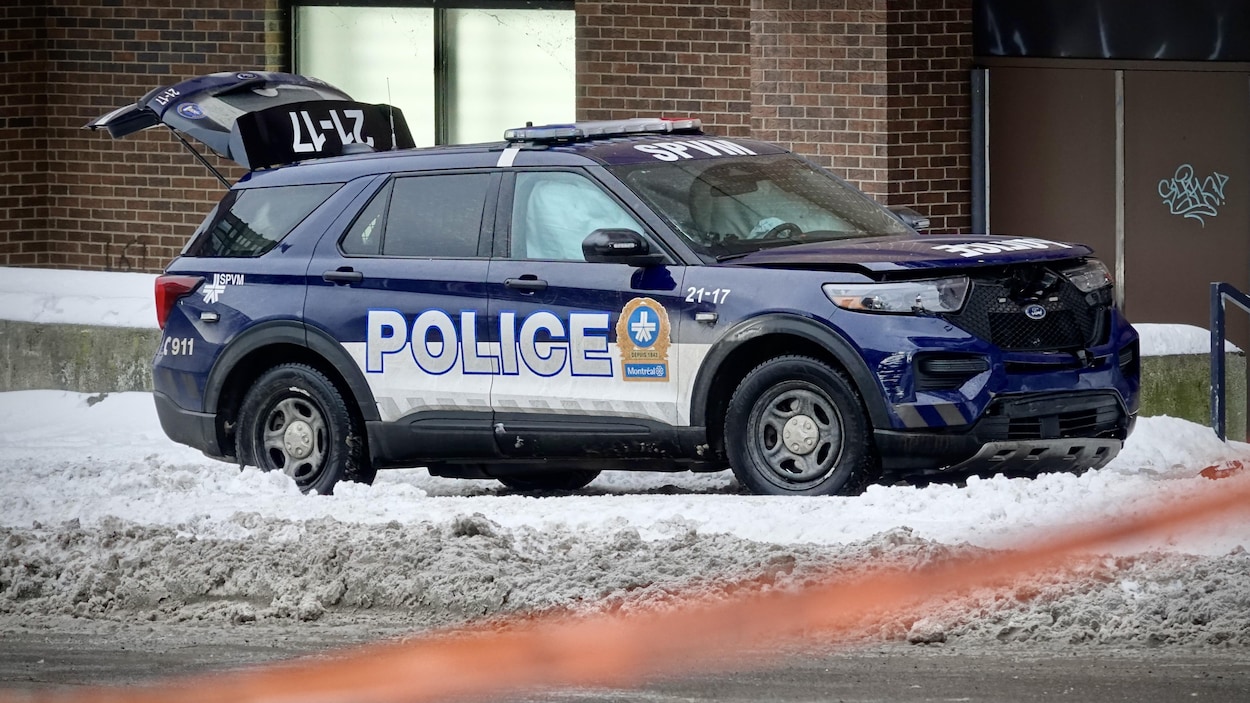 Arrestation mouvementée d’un homme armé d’un couteau au centre-ville de Montréal