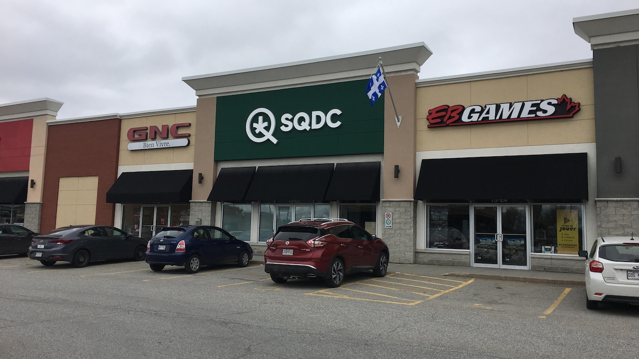 L'enseigne d'une succursale de la SQDC à Gatineau