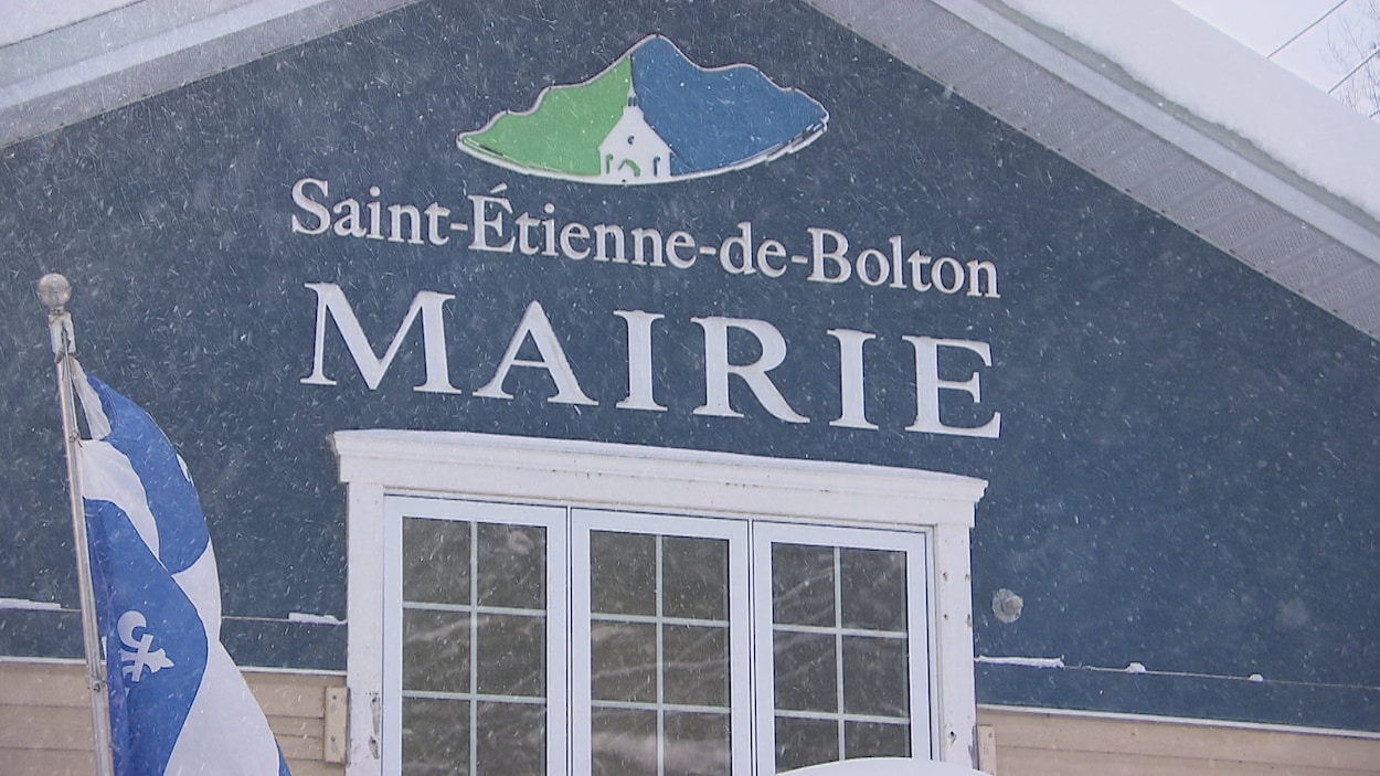 Cascade de démissions d’élus à SaintÉtiennedeBolton RadioCanada