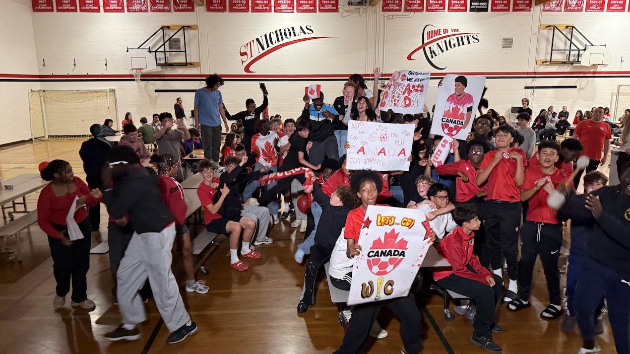 Coupe du monde : l’engouement se fait sentir dans l’école secondaire d’Alphonso Davies