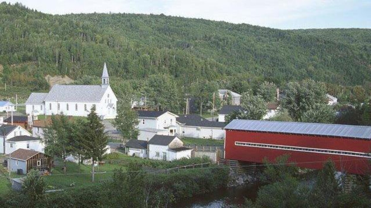 Saint-René-de-Matane possède un centre communautaire qui peut faire office de centre de crise. Saint-René-de-Matane possède un centre communautaire qui peut faire office de centre de crise.