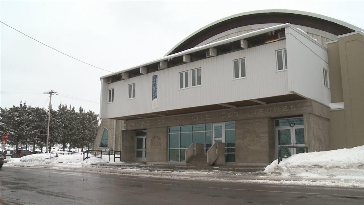 Le stade de la Cité des jeunes, à Rivière-du-Loup.