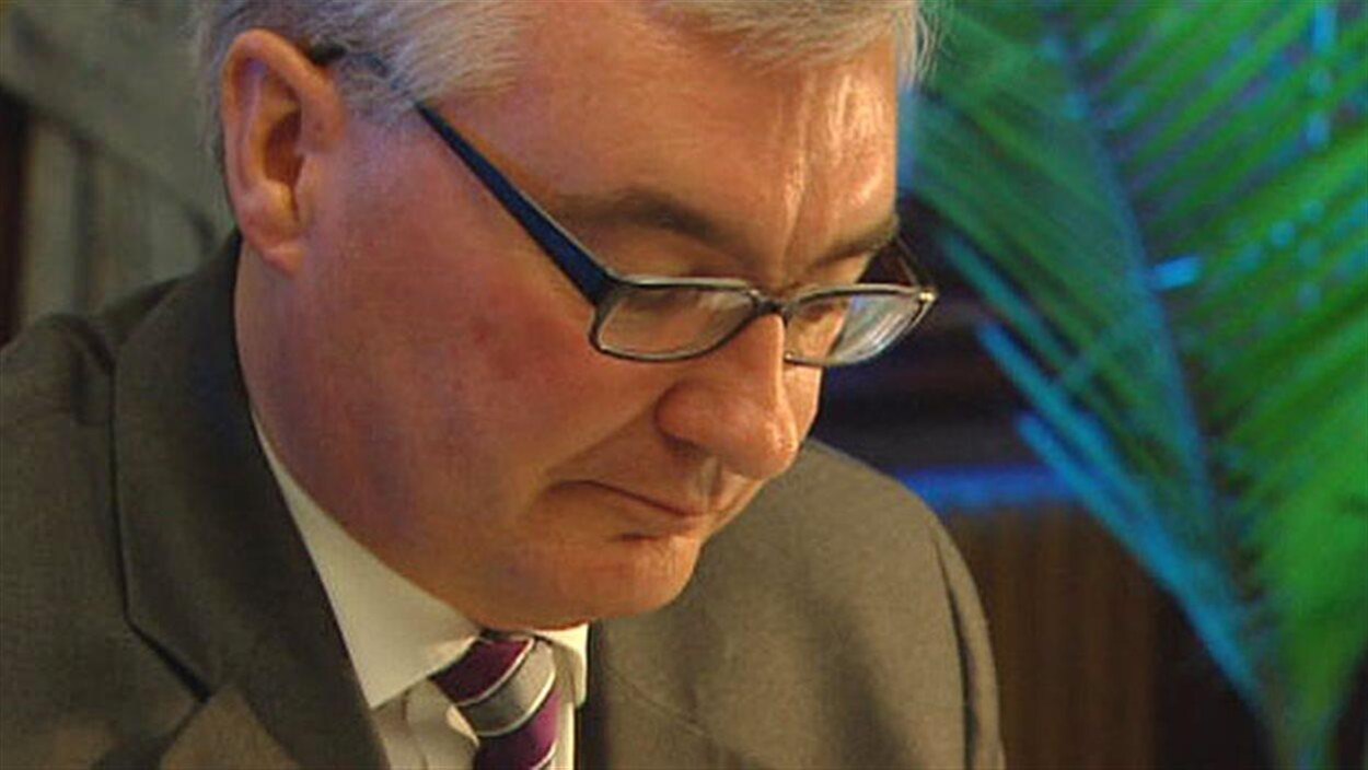 Stan Struthers, député de longue date, a également été ministre des Finances et de la Conservation Stan Struthers, député de longue date, a également été ministre des Finances et de la Conservation
