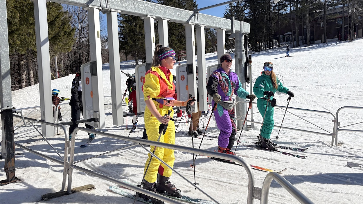 Le mont Sutton célèbre ses 65 ans : les skieurs sortent leurs tenues rétro