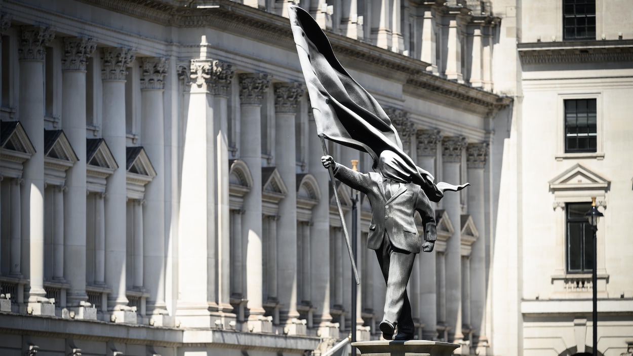 Banksy revendique une nouvelle œuvre à Londres, une rare statue