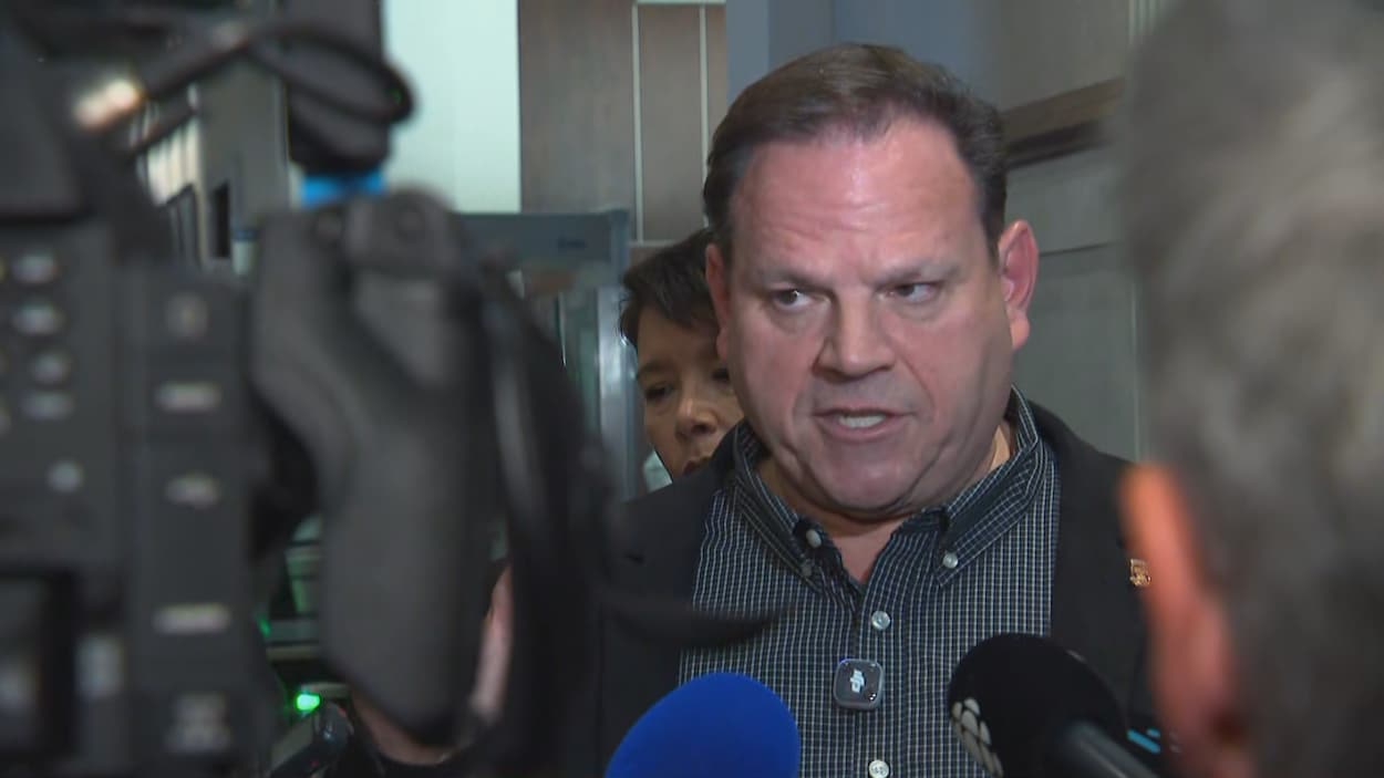 Paquet et Lachance sur la défensive après des attaques contre le tramway